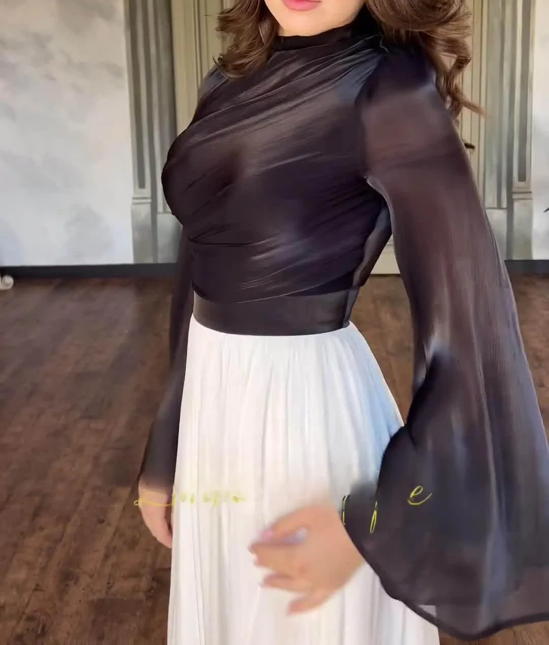 2025 Autumn Celebrity Draws Waist to Show Slim Design Feeling Spliced Silk Glow Long Dress for Women