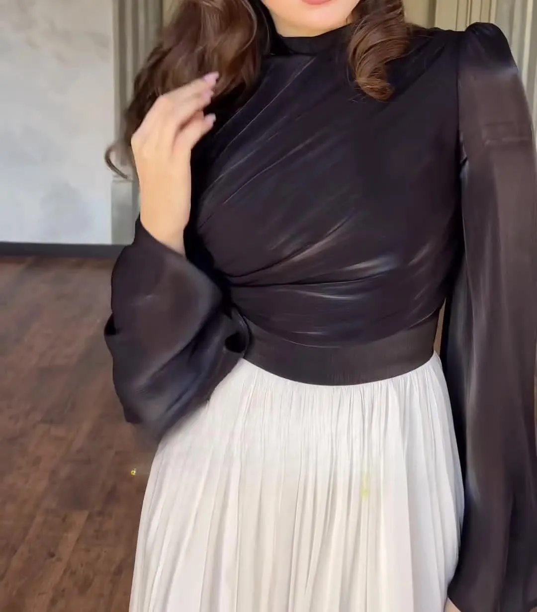 2025 Autumn Celebrity Draws Waist to Show Slim Design Feeling Spliced Silk Glow Long Dress for Women