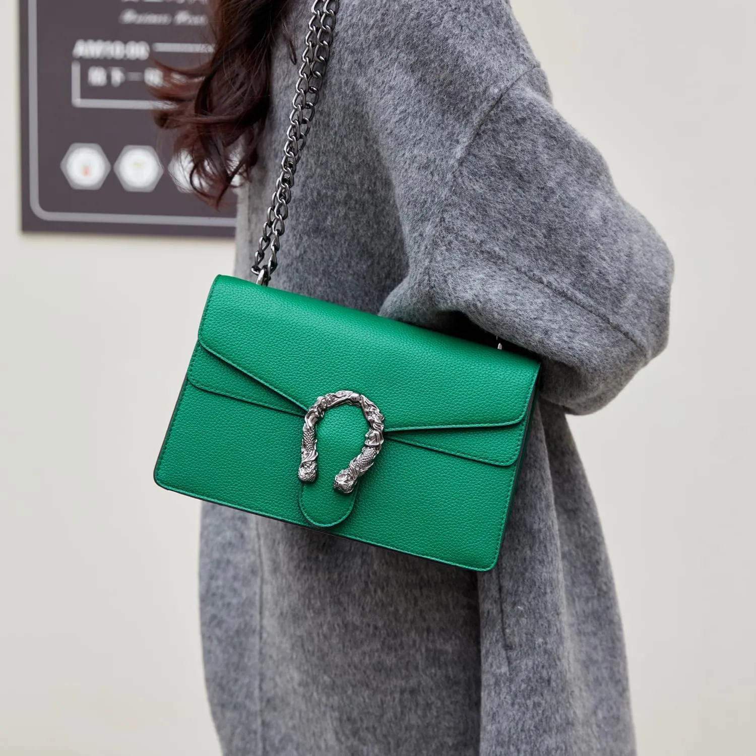 Chain Crossbody Bags Purses for Women Trendy,Fashion Evening Bags Satchel Handbags,Cute Vegan Shoulder Bag