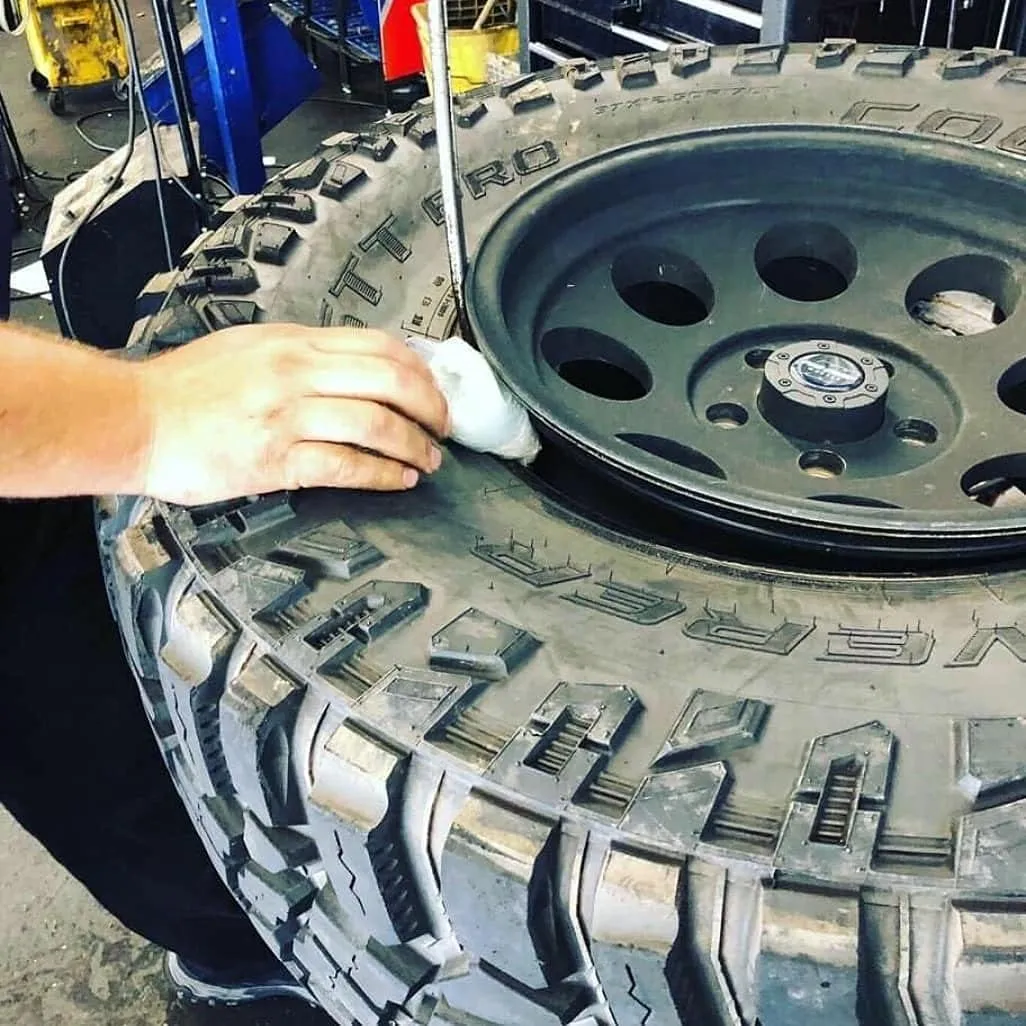 ECO Balance EDIY-6 Do It Yourself Tire/Wheel Balancing Beads Kit - Off -Road, Light Duty Truck Tires, (4) 6oz DIY Bead Bags, (4) Valve Caps and Cores, (1) Core Remover, Injector Bottle