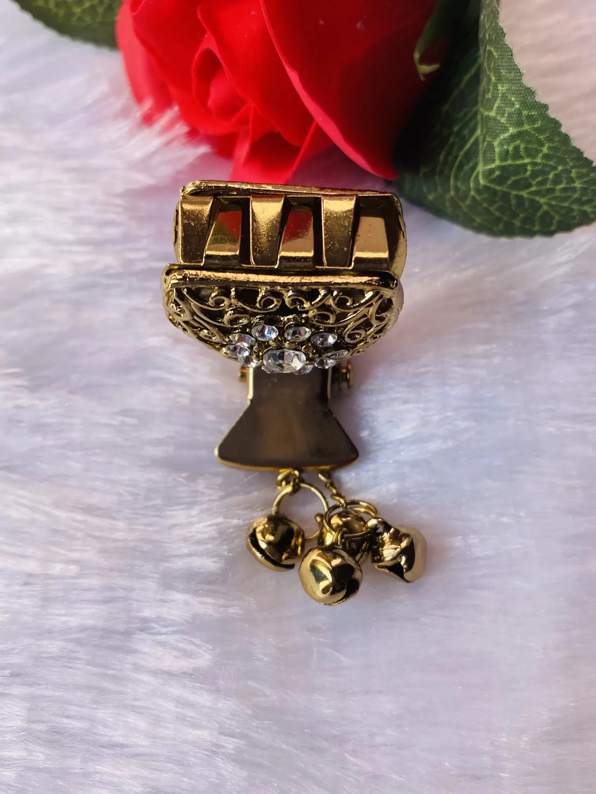 Hair Pin And Hair Clutches Golden color with stone