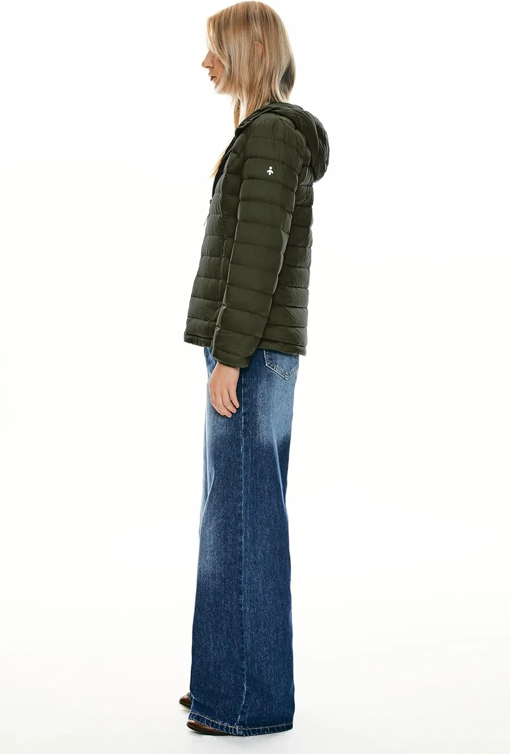 Orolay Women's Packable Down Jacket Hooded Ultra Light Weight Short Puffer Coat with Pockets