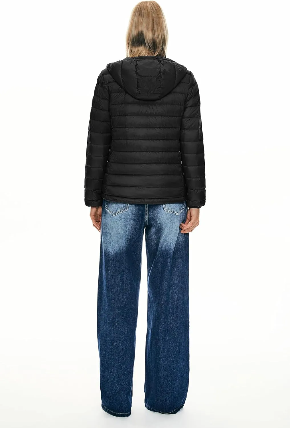 Orolay Women's Packable Down Jacket Hooded Ultra Light Weight Short Puffer Coat with Pockets