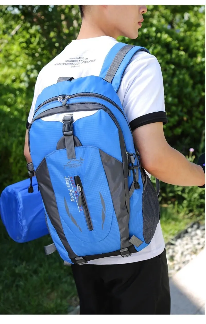 Outdoor Travel Backpack Big Capacity Fashion Travel Backpacks Men Climbing Travel Backpack Classic Sport Travel Backpacks