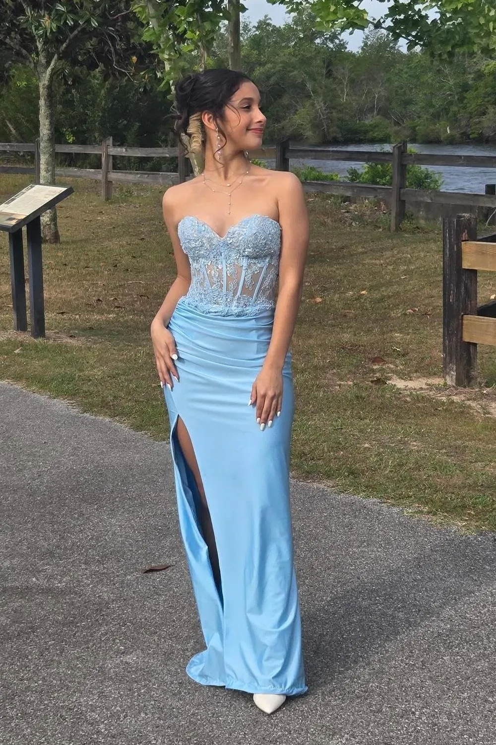Spaghetti Strap Sweetheart Satin Prom Dresses with Split Lace Appliques Pleated Mermaid Long Evening Gown TM13