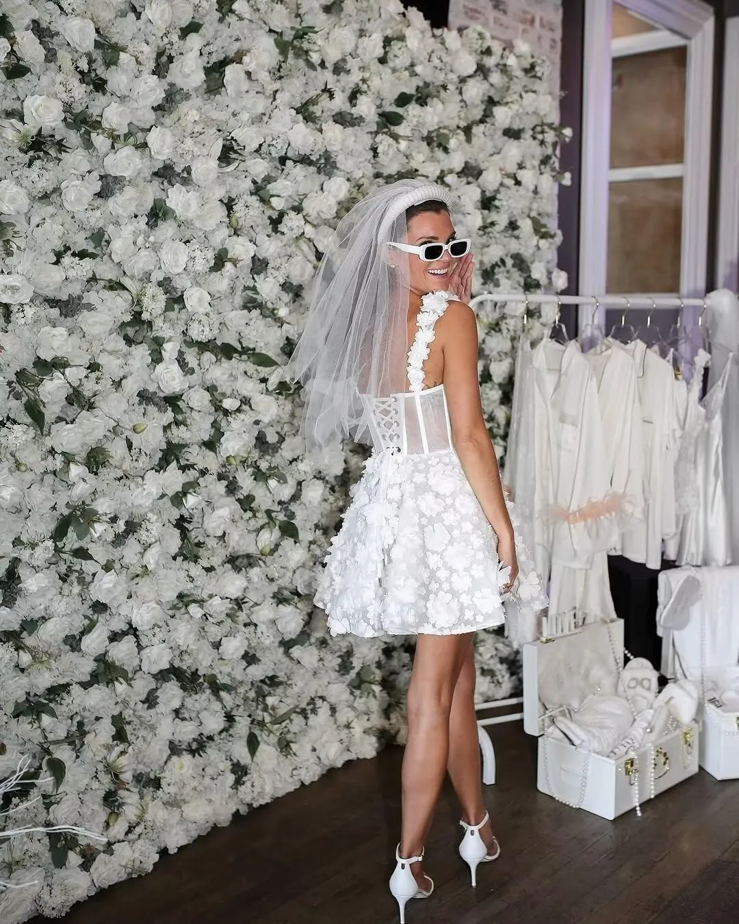 Spaghetti Straps Short Wedding Dresses Sweetheart Neckline Flower Lace Embroidery Mini Homecoming Dress Cocktail Gown