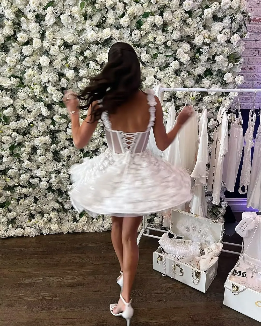 Spaghetti Straps Short Wedding Dresses Sweetheart Neckline Flower Lace Embroidery Mini Homecoming Dress Cocktail Gown