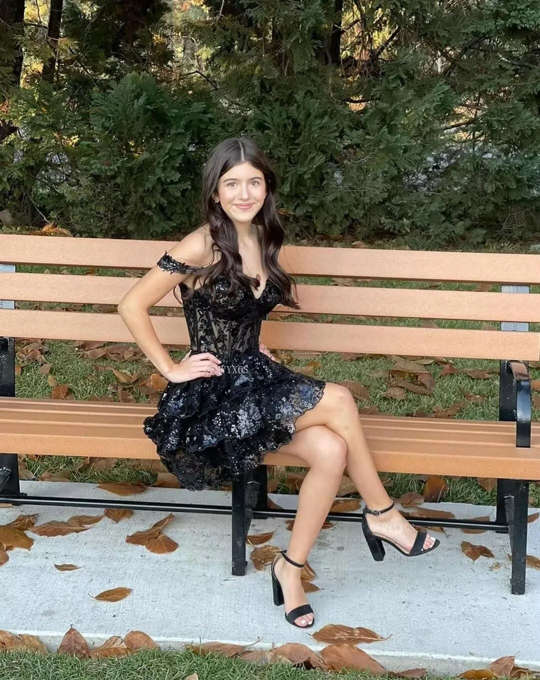 Sparkly Sequin Tiered Lace Homecoming Dresses for Teens 2025 Off Shoulder Short Tulle Formal Prom Party Gown