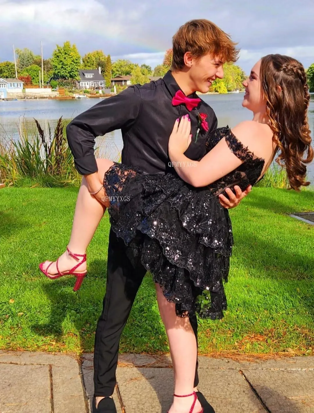 Sparkly Sequin Tiered Lace Homecoming Dresses for Teens 2025 Off Shoulder Short Tulle Formal Prom Party Gown